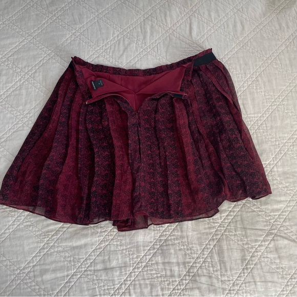 NWT Club Monaco Venetian Rose/Rouge Parker Skirt Pleated Lined Back Zip Size 10 - Picture 3 of 9